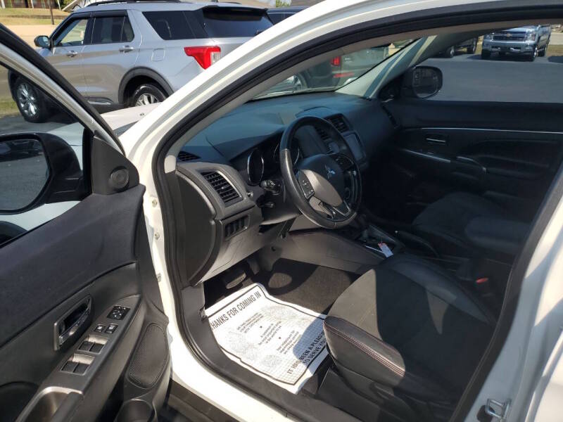mitsubishi outlander sport 2018 JA4AP3AW7JZ010696 image mitsubishi outlander sport 2018 JA4AP3AW7JZ010696 image